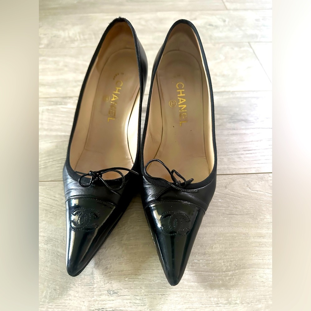 Chanel pump shoes